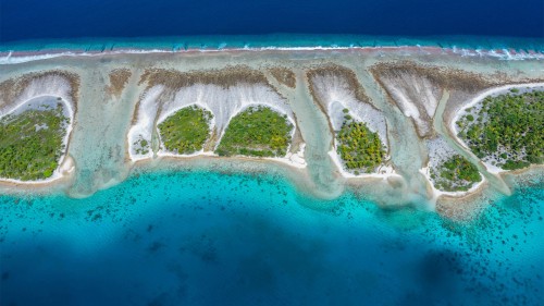 卡韦希环礁，土阿莫土群岛，法属波利尼西亚 (© WaterFrame/Alamy)